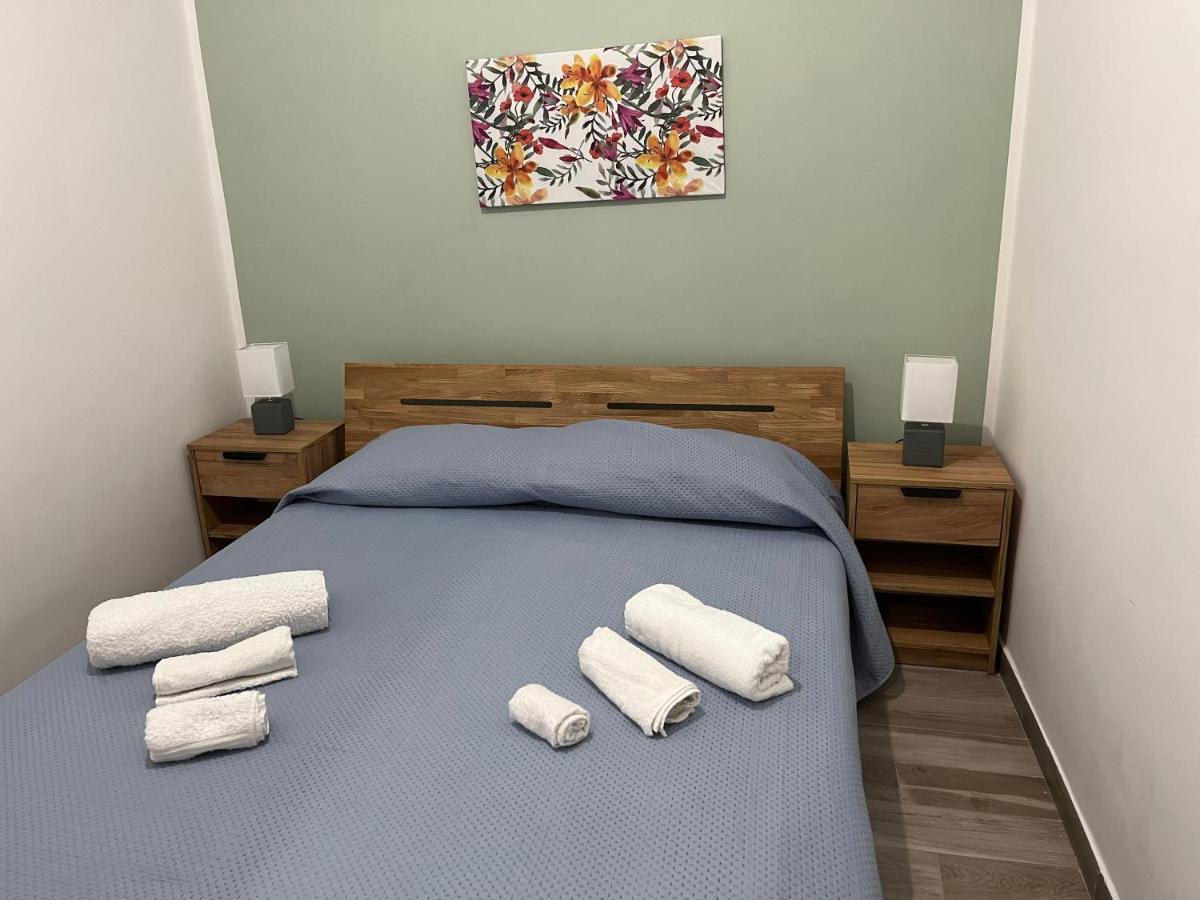 Casa Ai Tre Campanili Lägenhet Gela Exteriör bild